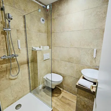 Adonis Grand Des Bains Hotel 3*