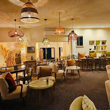 מלון Adonis Grand Des Bains 3*