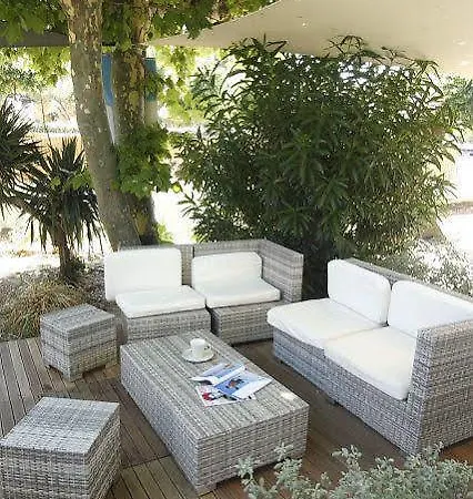 Adonis Grand Des Bains 3* סנרי-סור-מר