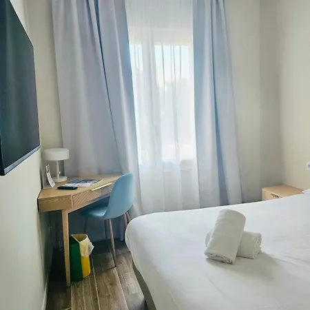 Adonis Grand Des Bains Otel