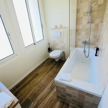 Adonis Grand Des Bains 3* Sanary-sur-Mer